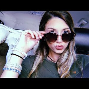 Meet your Posher, Rayme